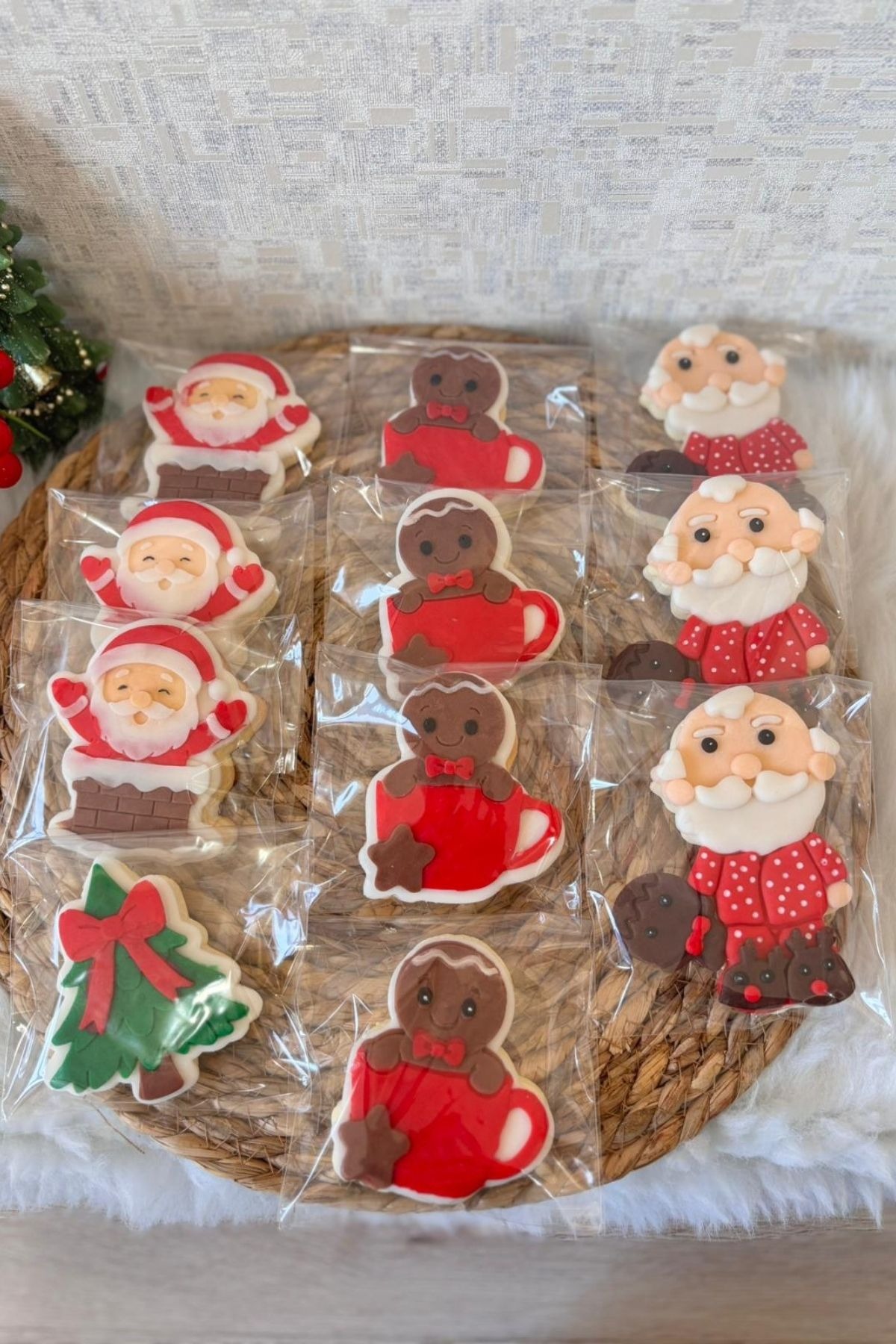 Karışık Noel Baba & Gingerbread Şeker Hamurlu Kurabiye Seti (20 Adet) – Yılbaşı Hediyelik