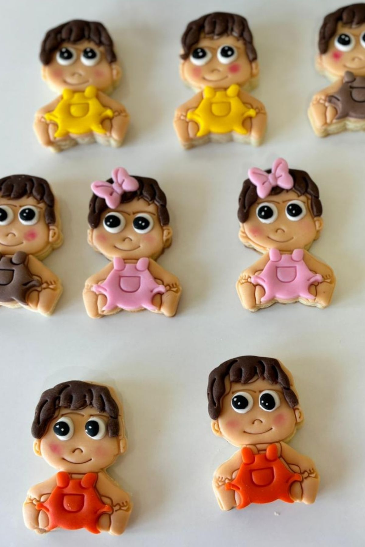 Karışık Renk Bebek Kurabiyesi – Baby Shower & Doğum Hediyelik Şeker Hamurlu Kurabiye 20 Adet 