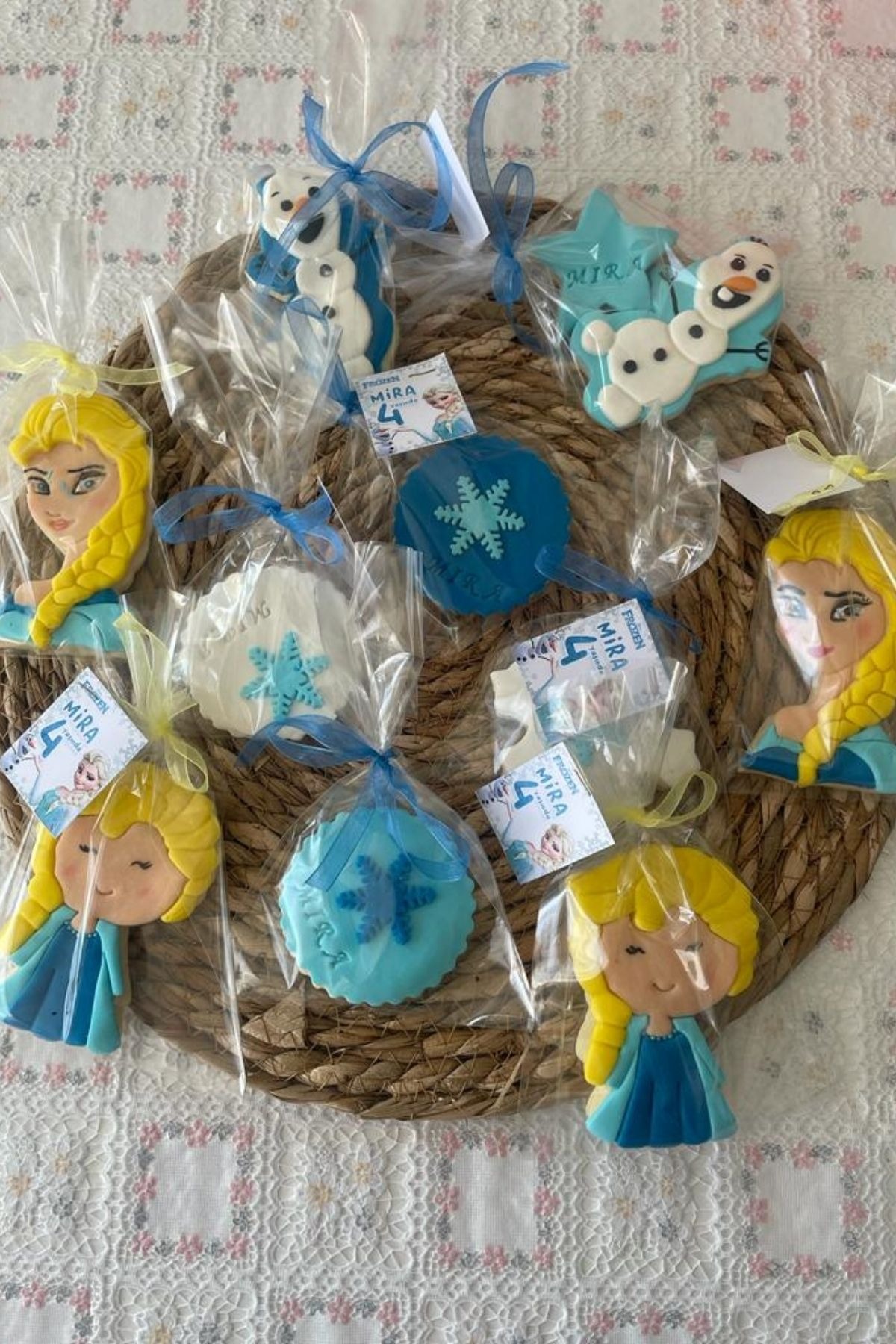  Karlar Ülkesi Prenses Elsa Kurabiye – Kız Çocuk Doğum Günü & Baby Shower Hediyelik 20 Adet
