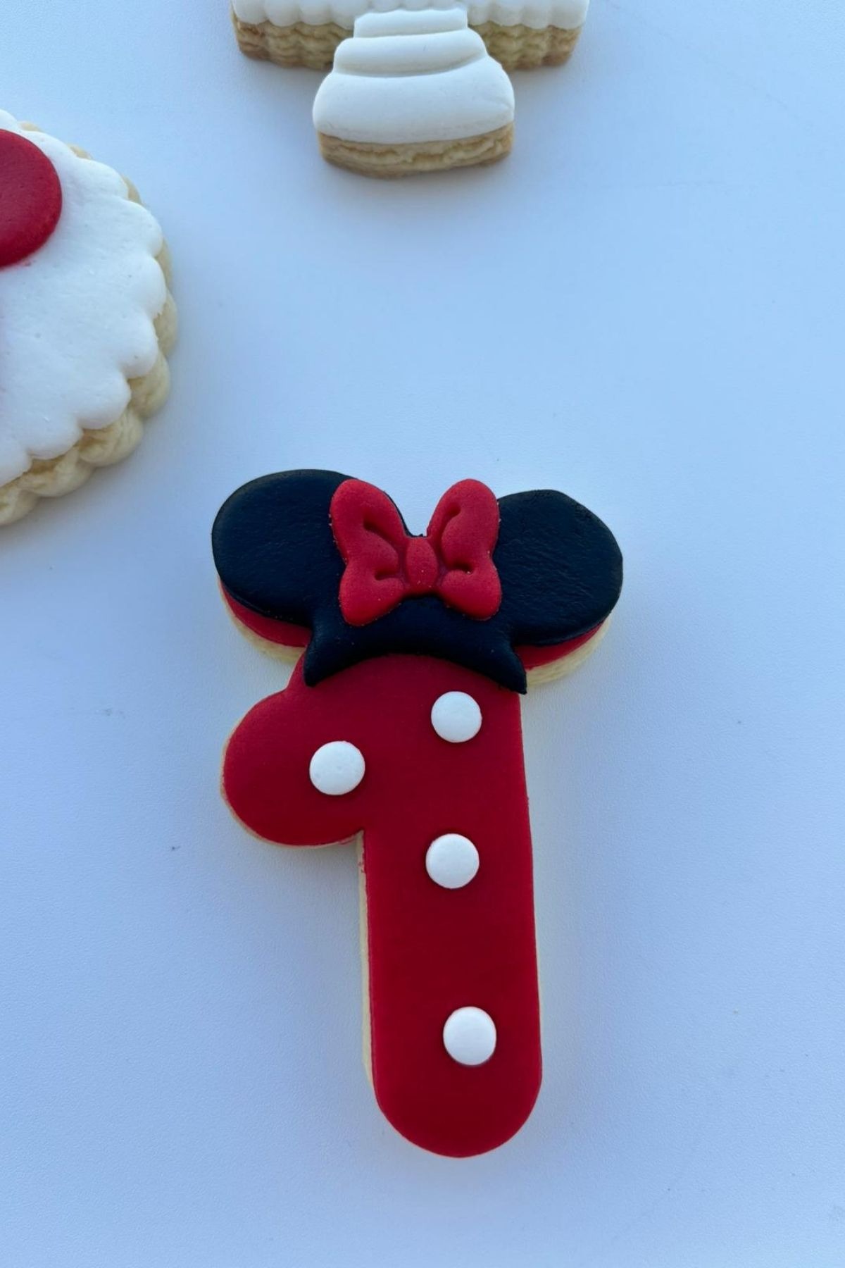 Minnie Mouse 1 Yaş Kurabiye | Kişiye Özel İsimli Şeker Hamurlu Doğum Günü Hediyeliği 20 Adet