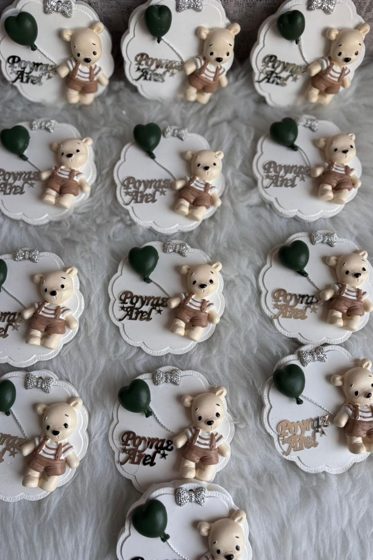 Erkek Bebek Ayıcık Magnet Hediyelik | Yeşil Balonlu İsimli Baby Shower & Doğum Magnet 20 Adet