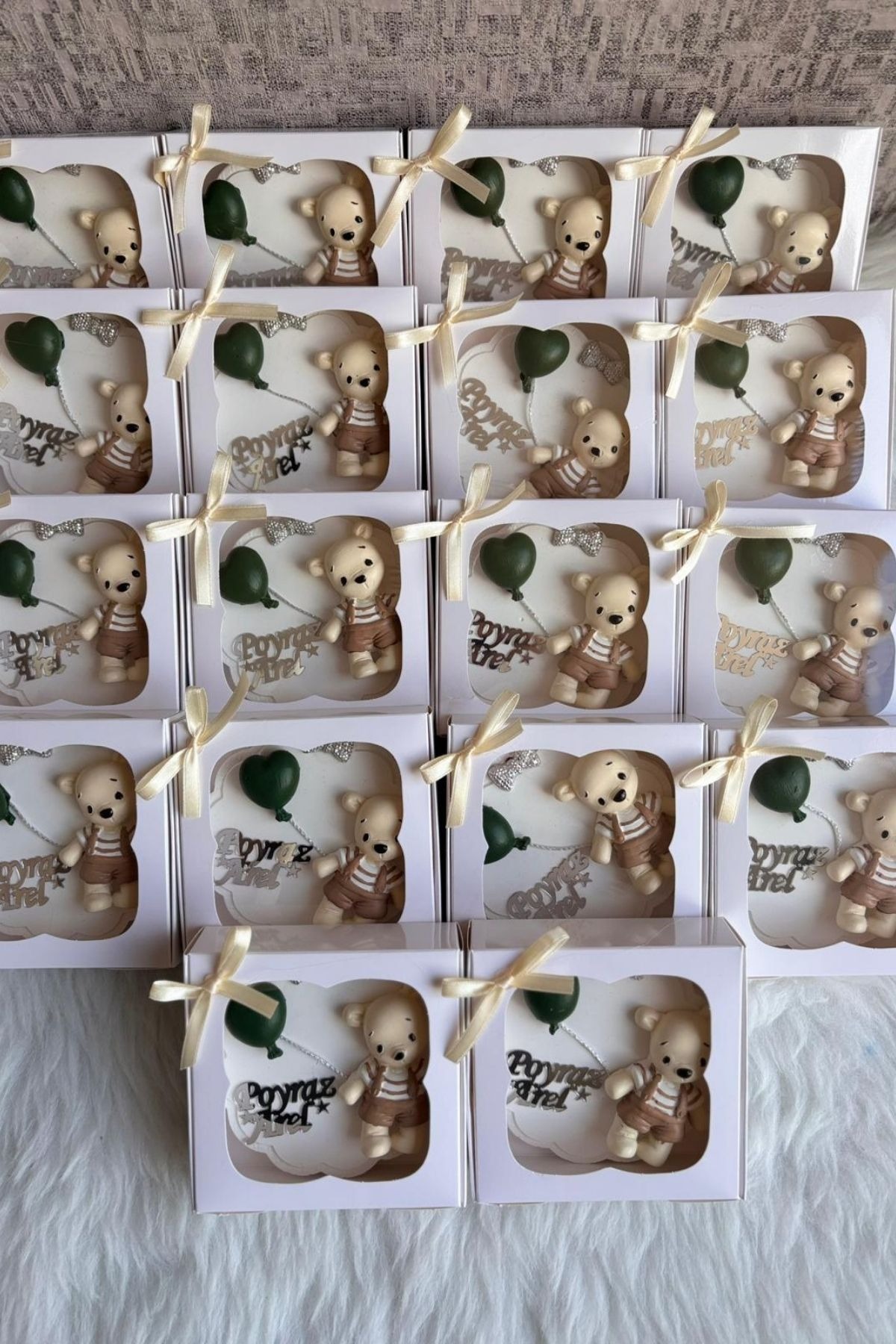 Erkek Bebek Ayıcık Magnet Hediyelik | Yeşil Balonlu İsimli Baby Shower & Doğum Magnet 20 Adet
