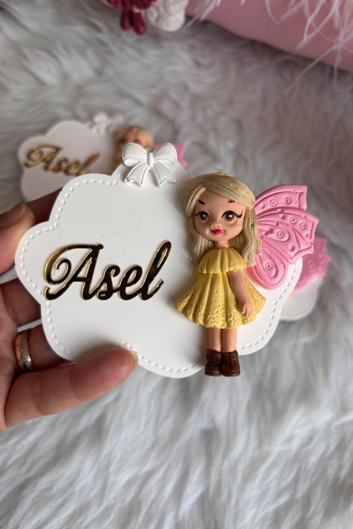 Kelebek Kanatlı Kız Bebek Magnet Hediyelik | İsimli Peri Figürlü Doğum & Baby Shower Magnet 20 Adet 