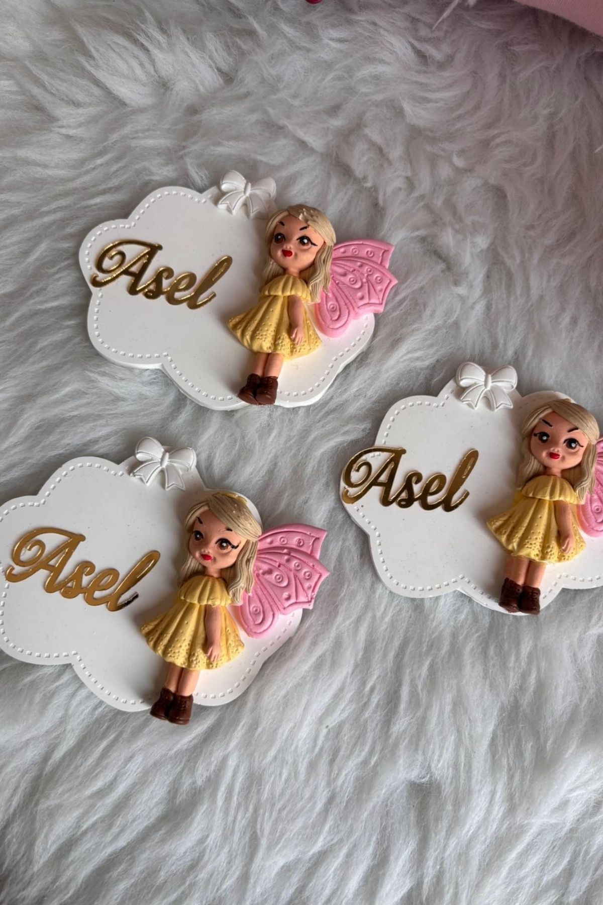 Kelebek Kanatlı Kız Bebek Magnet Hediyelik | İsimli Peri Figürlü Doğum & Baby Shower Magnet 20 Adet 