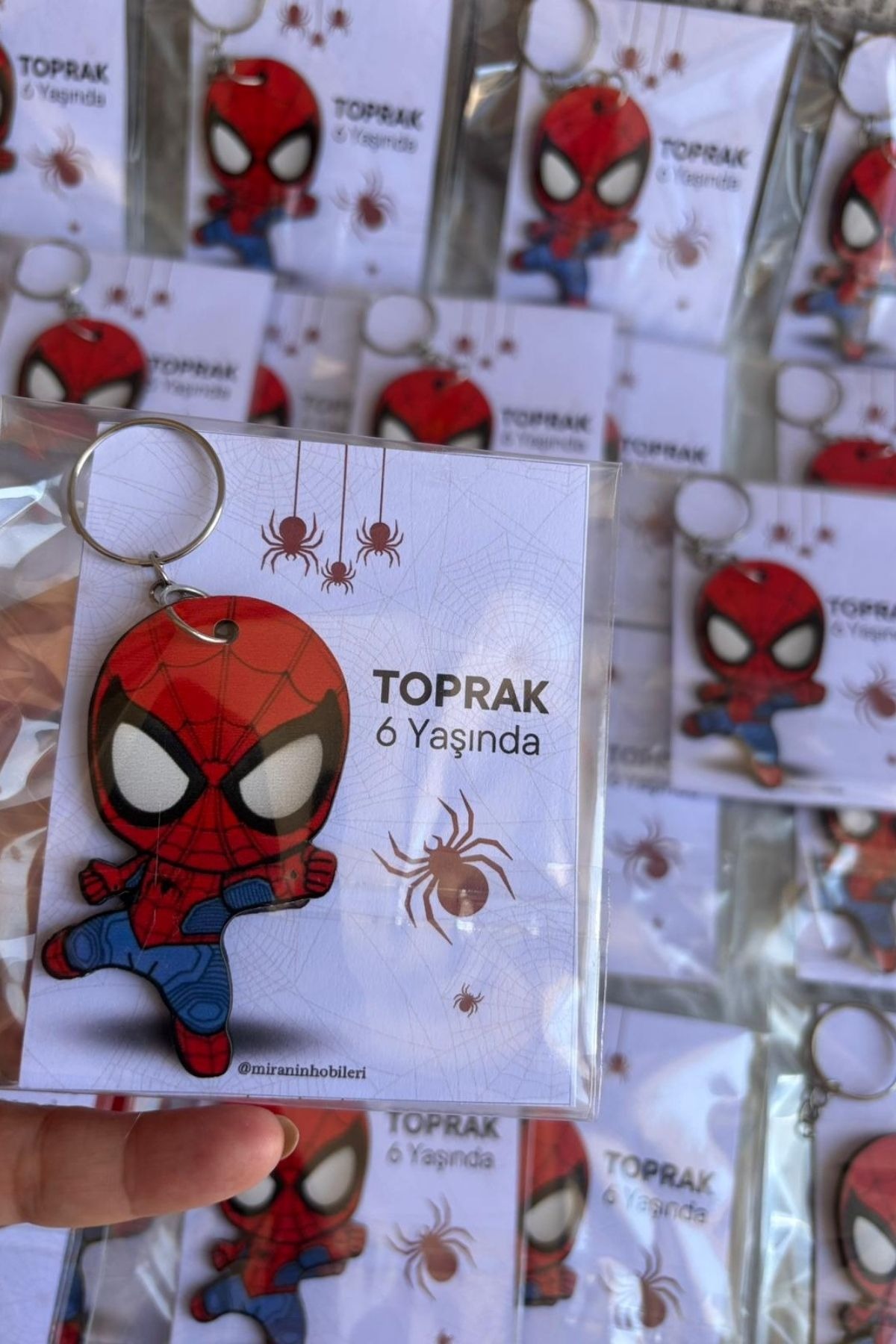 20’li Spiderman Doğum Günü Hediyeliği | İsimli Anahtarlık Seti