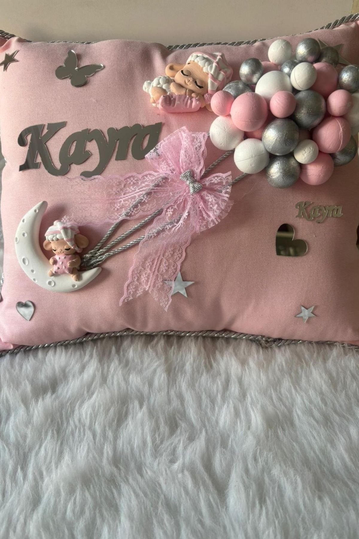 4’lü Kuzulu Bebek Seti | 20 Magnet + İsim Küp + Pano + Takı Yastığı