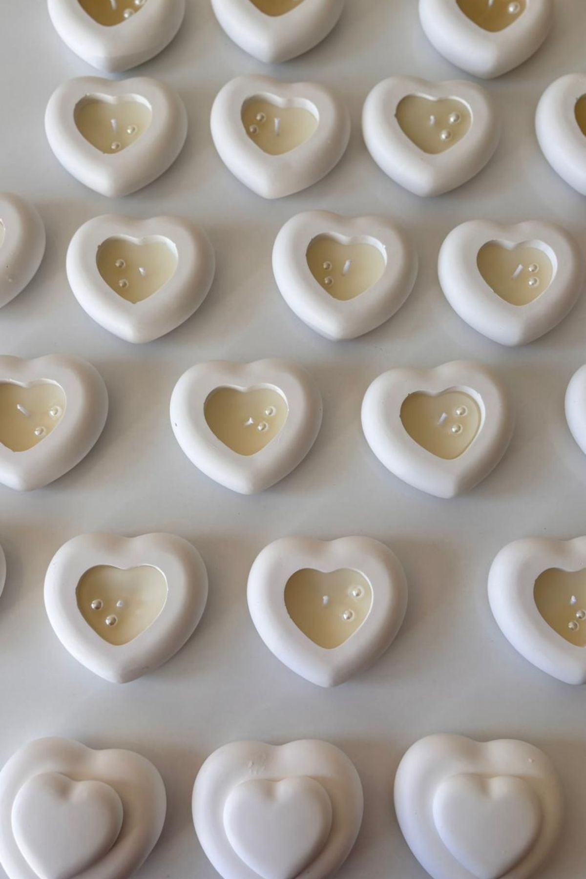  Kalp Şeklinde Parafin Mum Hediyelik İncili Kurdeleli Söz Nişan Seti 20 Adet