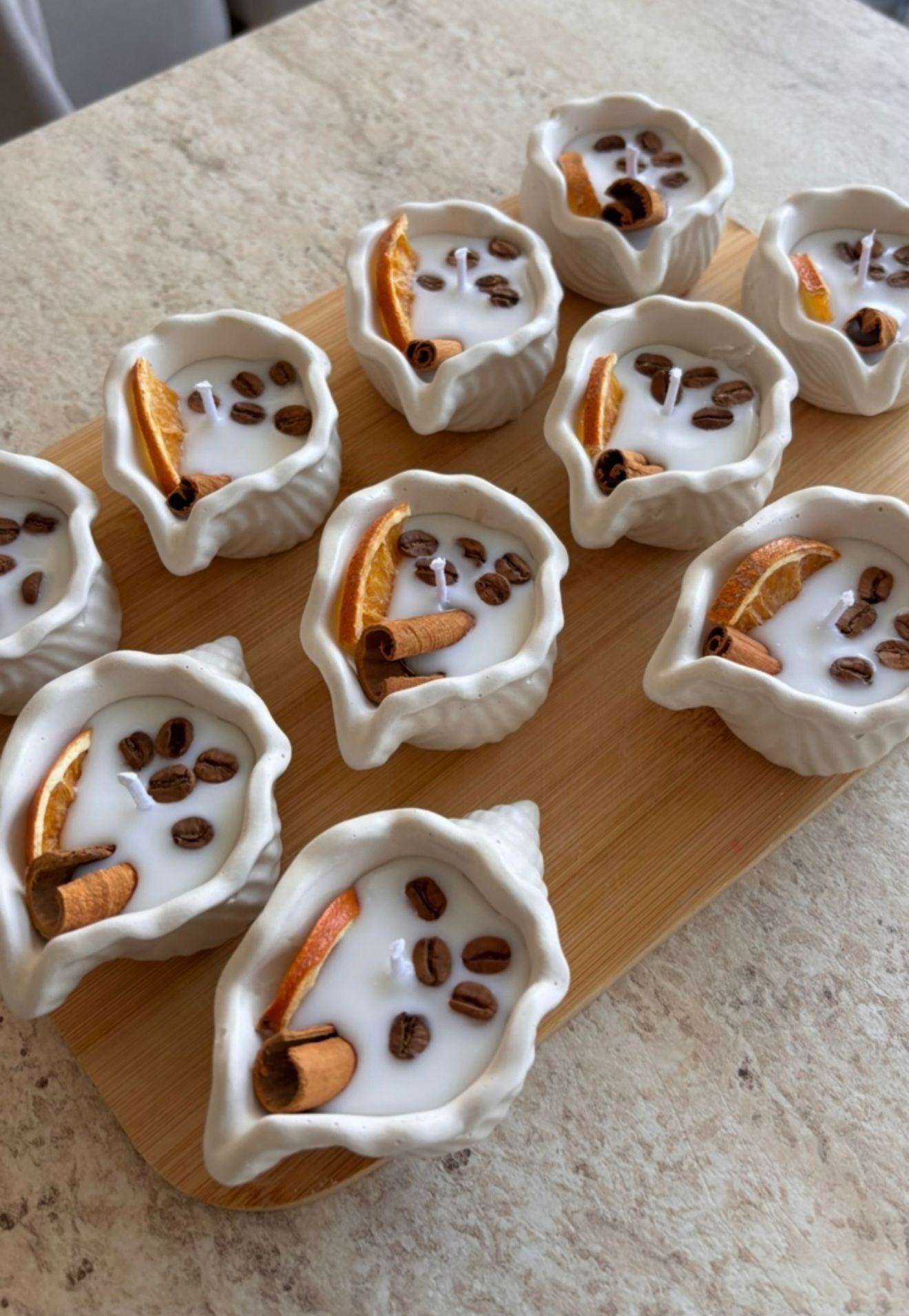  Deniz Kabuğu Mum – Kahve & Tarçın Aromalı Dekoratif Hediyelik Mum Seti 20 Adet