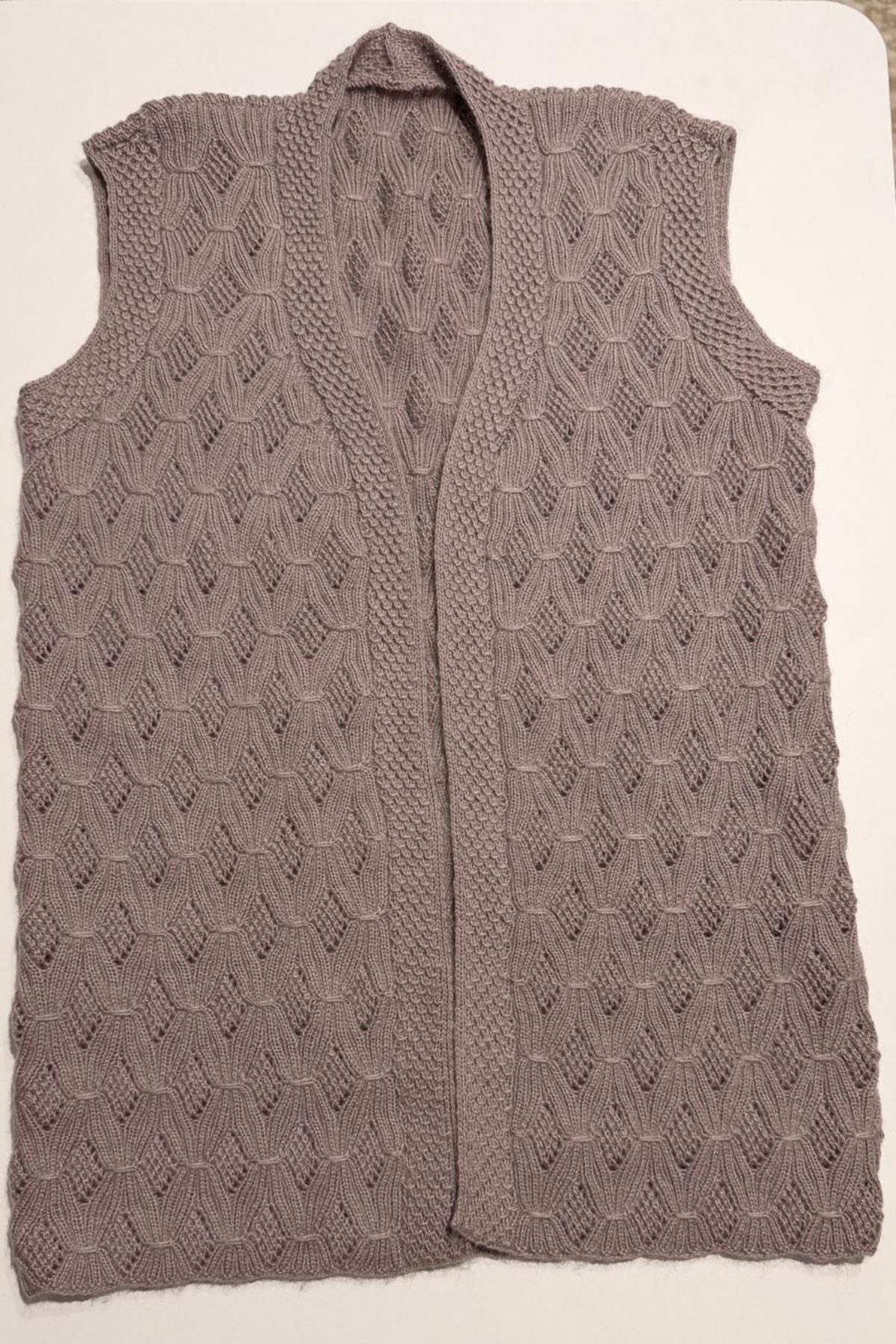 El Örgüsü Kadın Yelek – Alize İp, Triko Desenli, Anneler Günü Özel Hediye (Hazır Teslim)