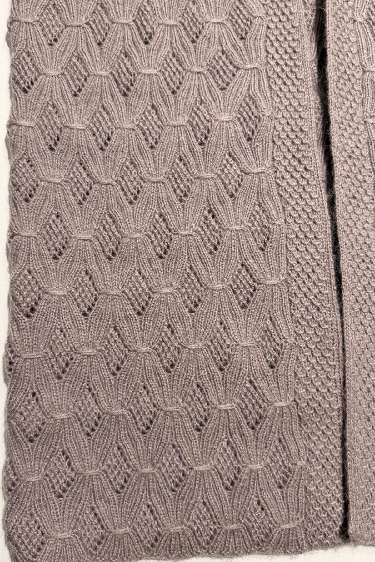 El Örgüsü Kadın Yelek – Alize İp, Triko Desenli, Anneler Günü Özel Hediye (Hazır Teslim)