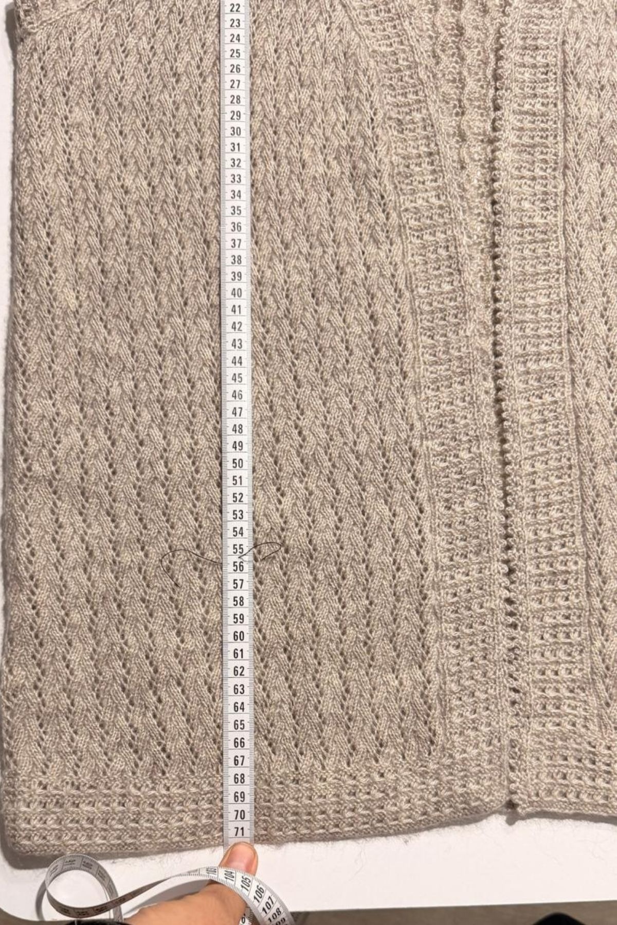 El Örgüsü Kadın Yelek – Alize İp, Bej Renk, Şık Ajurlu Desen, Oversize Triko Yelek (Anneler Günü Hazır)