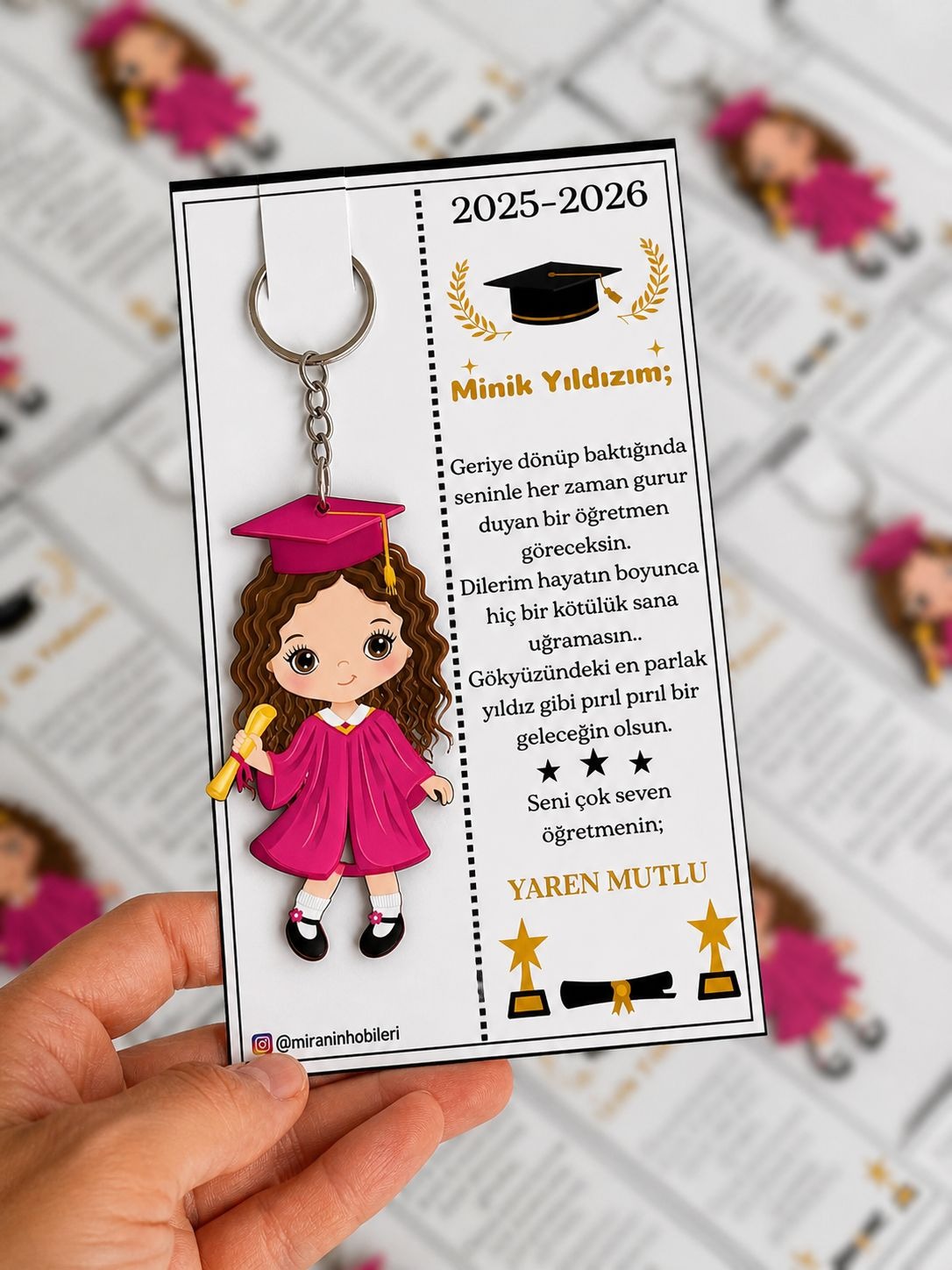 Mezuniyet Temalı Kız Çocuk Anahtarlık – Kişiye Özel Okul Hatırası 20 Adet 
