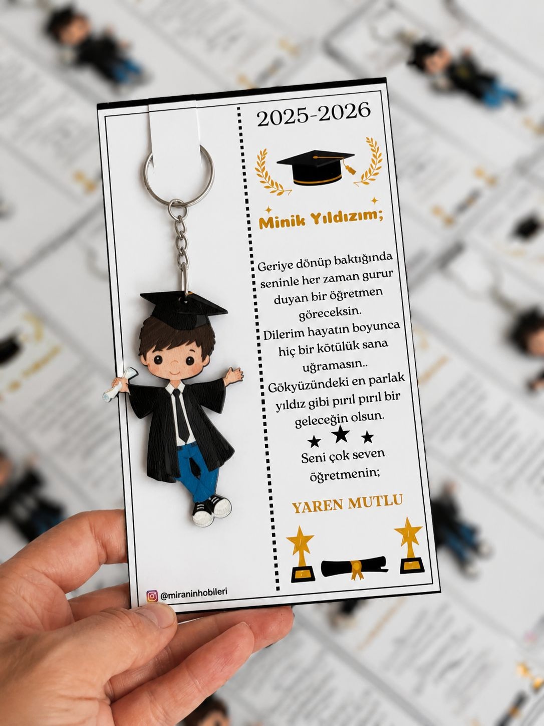 Erkek Mezuniyet Anahtarlık – Kişiye Özel Okul Hatırası & Karne Hediyeliği 20 Adet 